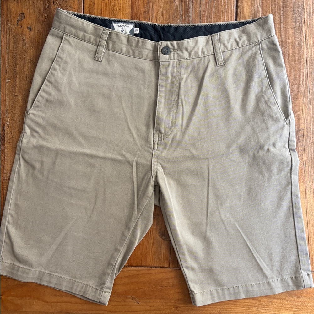 Volcom Men's Flat Front Shorts in Khaki